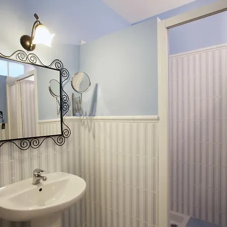 Malaga Lodge Guesthouse 3*