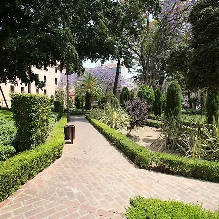 Malaga Lodge Guesthouse בית הארחה מאלגה