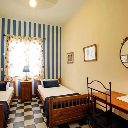 Malaga Lodge Guesthouse מאלגה