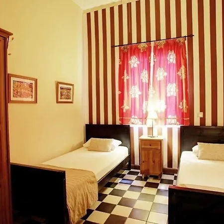 Malaga Lodge Guesthouse מאלגה